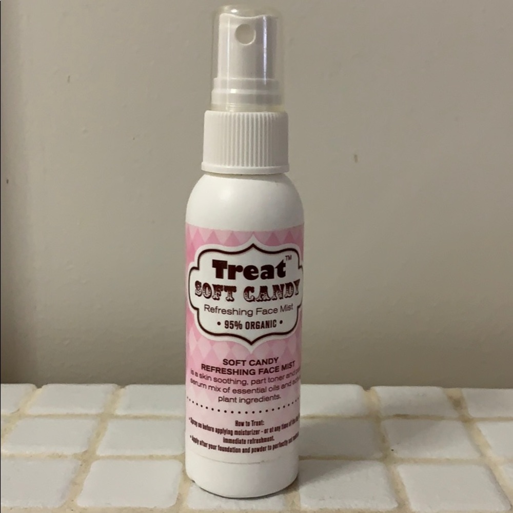 New Treat Soft Candy 🍭 Refreshing Face Mist